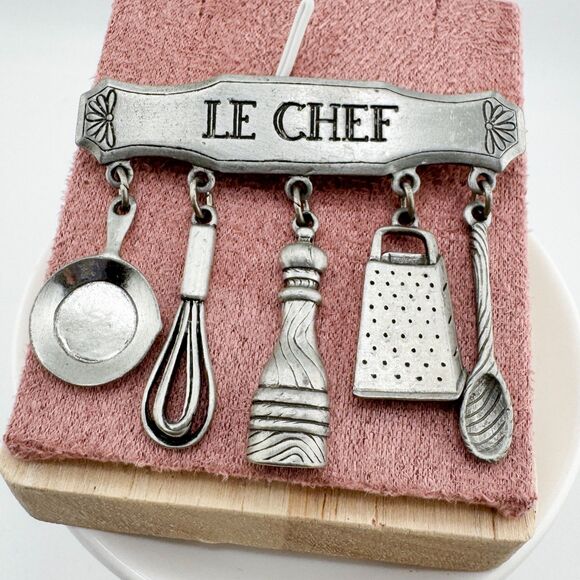 Signed JJ Pewter Le Chef Kitchen Utensil Dangle Brooch Vintage Cook Wisk Pan - Picture 6 of 8